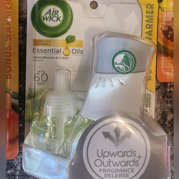 Airwick plug‎ in bundle - Picture 3 of 4